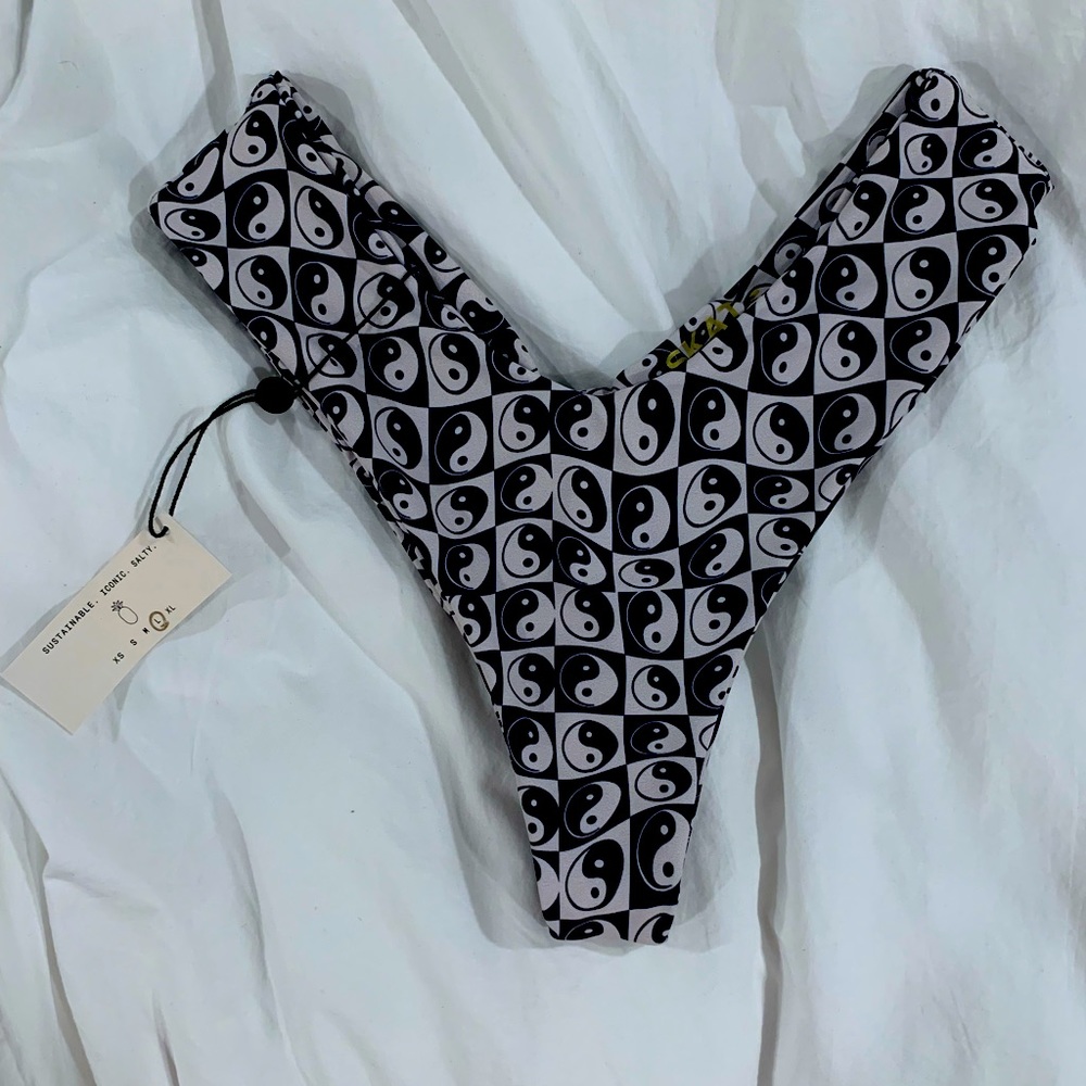 Skatie Mandi Bikini Bottoms